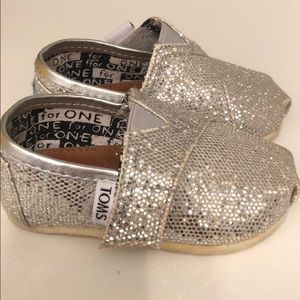Toms sparkle baby shoes